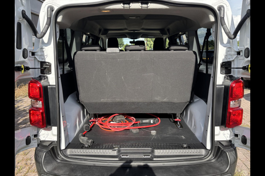 Opel Vivaro-e Combi L2H1 50 kWh 136 PK | 9.585 KM! | Climate Control | 9-persoons | Dubbele Zij-Schuifdeur | Privacy-Glass