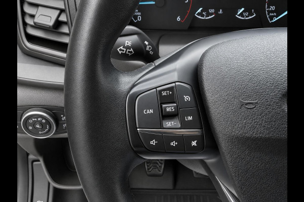 Ford Transit Custom 300 2.0 TDCI L2H1 Trend Trekhaak Navigatie Achteruitrijcamera Cruise Control Bluetooth Airco DAB  Zijschuifdeur Rechts Voorruitverwarming Parkeersensoren voor en Achter