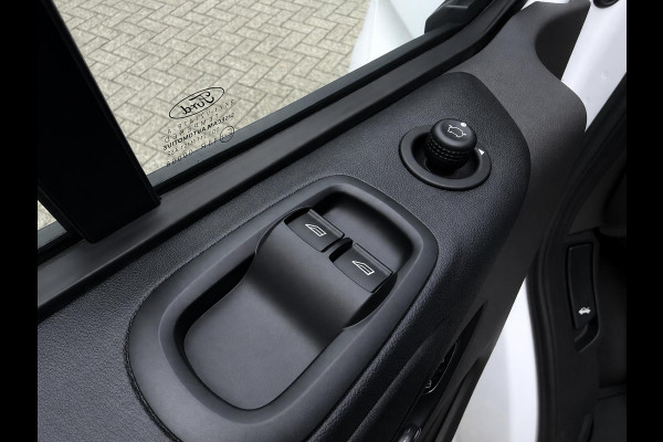 Ford Transit Custom 300 2.0 TDCI L2H1 Trend Trekhaak Navigatie Achteruitrijcamera Cruise Control Bluetooth Airco DAB  Zijschuifdeur Rechts Voorruitverwarming Parkeersensoren voor en Achter