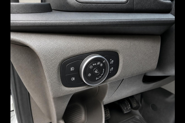 Ford Transit Custom 300 2.0 TDCI L2H1 Trend Trekhaak Navigatie Achteruitrijcamera Cruise Control Bluetooth Airco DAB  Zijschuifdeur Rechts Voorruitverwarming Parkeersensoren voor en Achter