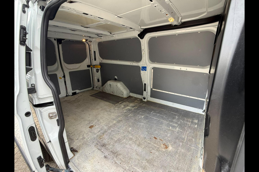 Ford Transit Custom 300 2.0 TDCI L2H1 Trend Trekhaak Navigatie Achteruitrijcamera Cruise Control Bluetooth Airco DAB  Zijschuifdeur Rechts Voorruitverwarming Parkeersensoren voor en Achter