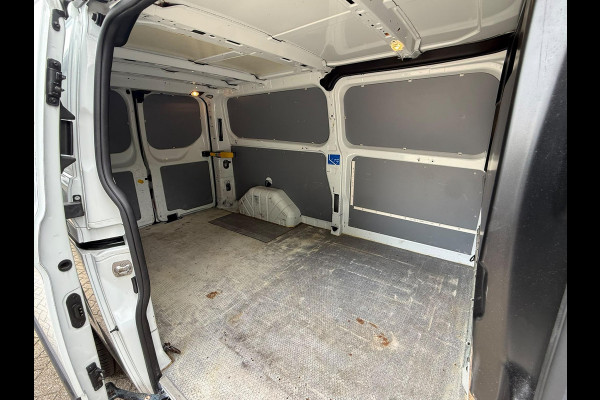 Ford Transit Custom 300 2.0 TDCI L2H1 Trend Trekhaak Navigatie Achteruitrijcamera Cruise Control Bluetooth Airco DAB  Zijschuifdeur Rechts Voorruitverwarming Parkeersensoren voor en Achter