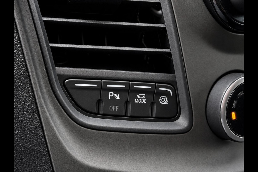 Ford Transit Custom 300 2.0 TDCI L2H1 Trend Trekhaak Navigatie Achteruitrijcamera Cruise Control Bluetooth Airco DAB  Zijschuifdeur Rechts Voorruitverwarming Parkeersensoren voor en Achter
