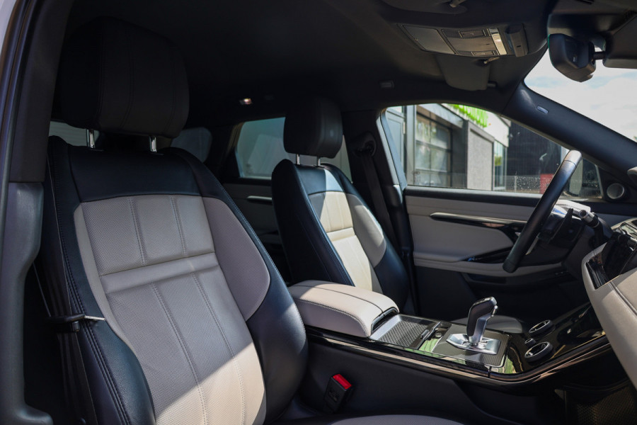 Land Rover Range Rover Evoque 1.5 P300e AWD R-Dynamic SE | MERIDIAN SURROUND | ELEK TREKHAAK | STOELVERW | CAMERA | APPLE CARPLAY |