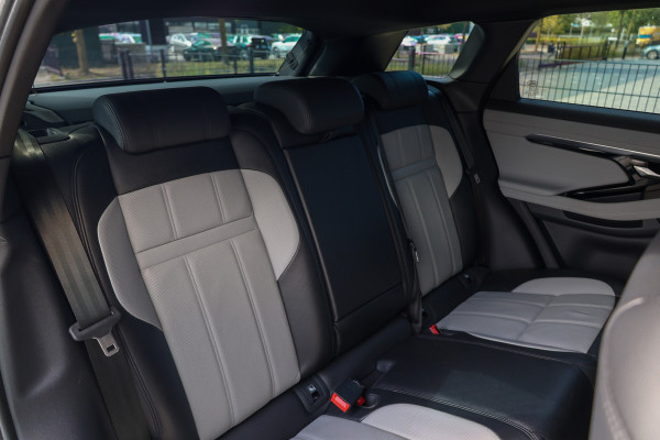 Land Rover Range Rover Evoque 1.5 P300e AWD R-Dynamic SE | MERIDIAN SURROUND | ELEK TREKHAAK | STOELVERW | CAMERA | APPLE CARPLAY |