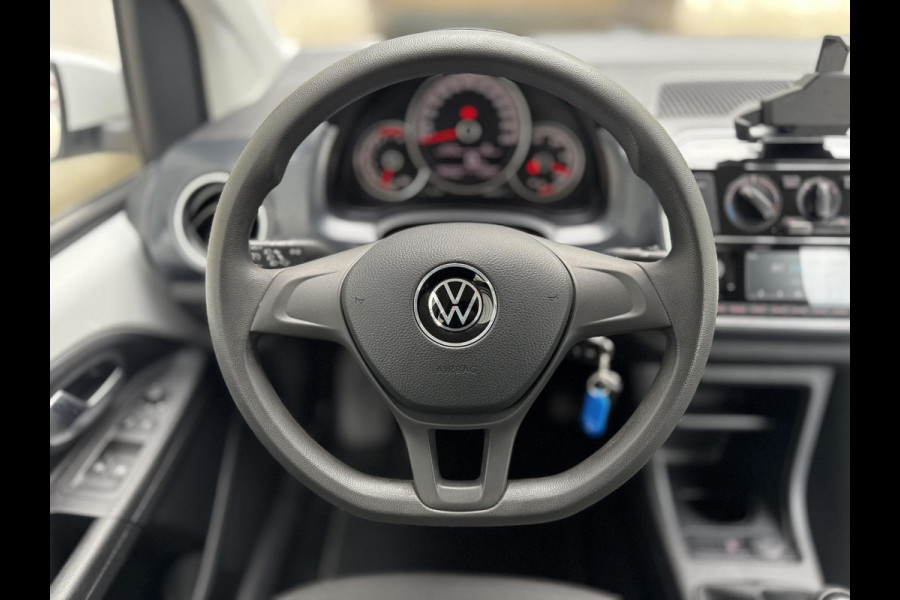 Volkswagen up! 1.0 | Airco | CC | Camera | Stoelverwarming | Navi via App | DAB+ |