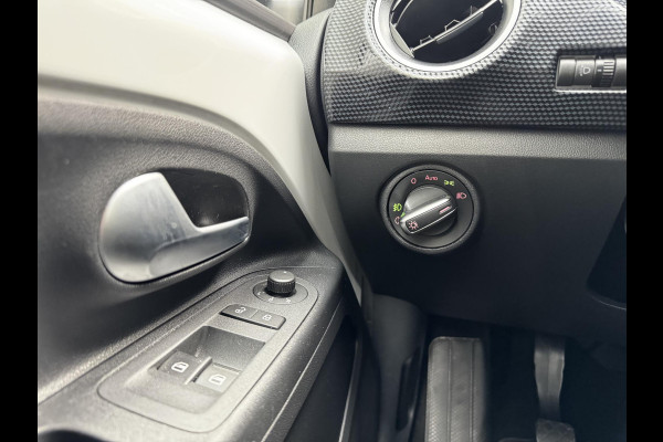 Volkswagen up! 1.0 | Airco | CC | Camera | Stoelverwarming | Navi via App | DAB+ |
