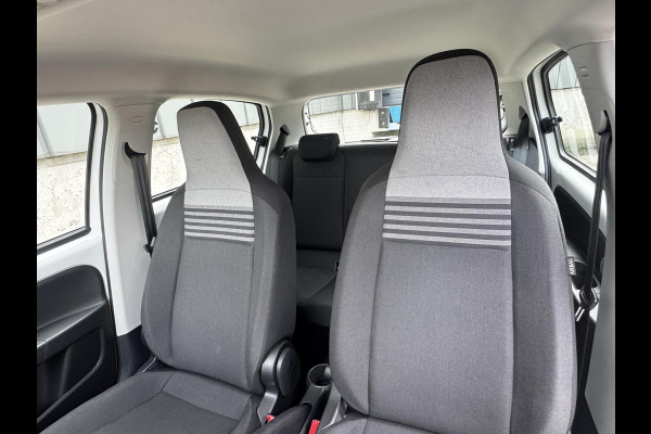 Volkswagen up! 1.0 | Airco | CC | Camera | Stoelverwarming | Navi via App | DAB+ |