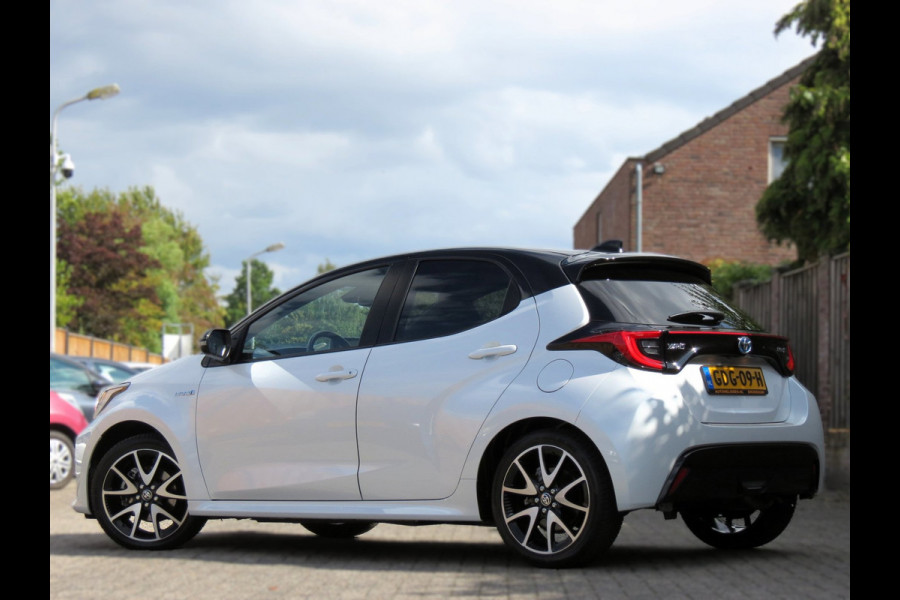 Toyota Yaris 1.5 Hybrid Executive Bi-Tone | LED KOPLAMPEN | NIEUWE ALL-SEASON BANDEN | LEDER | APPLE CARPLAY | STOELVERWARMING |