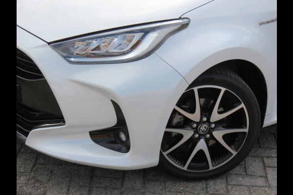 Toyota Yaris 1.5 Hybrid Executive Bi-Tone | LED KOPLAMPEN | NIEUWE ALL-SEASON BANDEN | LEDER | APPLE CARPLAY | STOELVERWARMING |