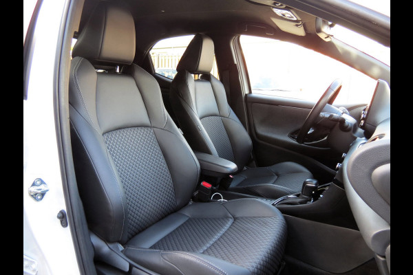 Toyota Yaris 1.5 Hybrid Executive Bi-Tone | LED KOPLAMPEN | NIEUWE ALL-SEASON BANDEN | LEDER | APPLE CARPLAY | STOELVERWARMING |