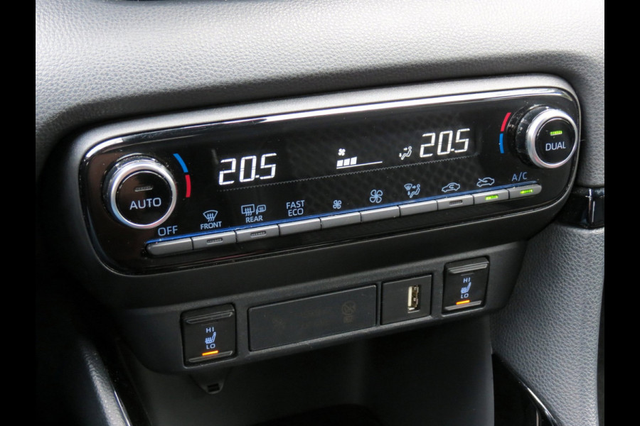 Toyota Yaris 1.5 Hybrid Executive Bi-Tone | LED KOPLAMPEN | NIEUWE ALL-SEASON BANDEN | LEDER | APPLE CARPLAY | STOELVERWARMING |