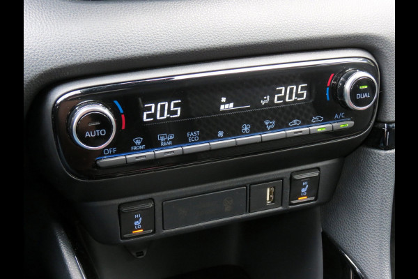 Toyota Yaris 1.5 Hybrid Executive Bi-Tone | LED KOPLAMPEN | NIEUWE ALL-SEASON BANDEN | LEDER | APPLE CARPLAY | STOELVERWARMING |