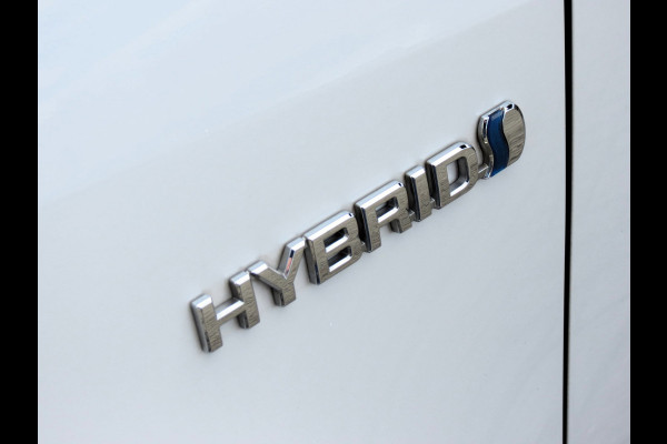 Toyota Yaris 1.5 Hybrid Executive Bi-Tone | LED KOPLAMPEN | NIEUWE ALL-SEASON BANDEN | LEDER | APPLE CARPLAY | STOELVERWARMING |