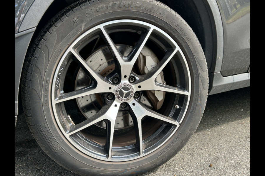 Mercedes-Benz GLC 300e AMG // Panoramadak // Trekhaak // Memory // Headup // 360 Camera // Digitaal dashboard // Sfeerverlichting // 20 inch