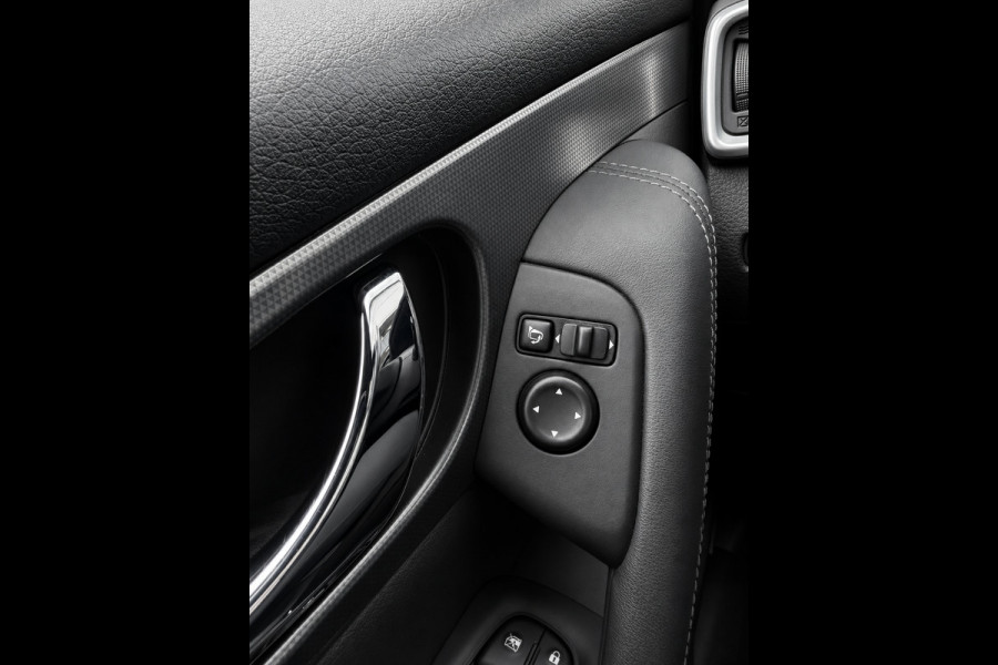 Nissan QASHQAI 1.2 Tekna + - Panorama dak I Navigatie I Airco I Leer I Sport pakket + Velgen 19 inch I Dealer onderhouden