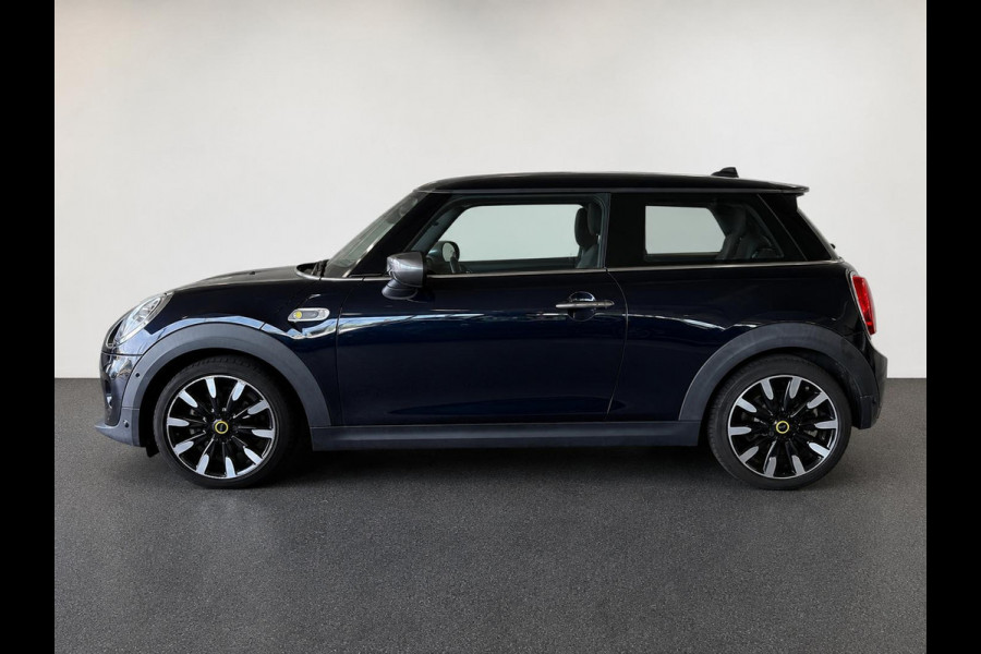MINI Electric Charged 33 kWh Panoramadak Harman Kardon Camera Leder Navigatie Professional Cruise Control Head Up Display Bluetooth