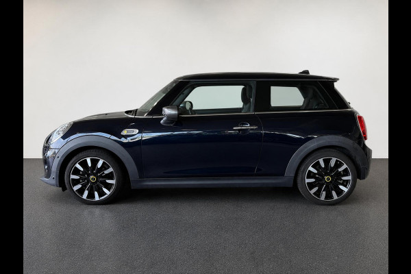 MINI Electric Charged 33 kWh Panoramadak Harman Kardon Camera Leder Navigatie Professional Cruise Control Head Up Display Bluetooth