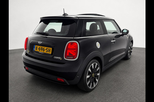 MINI Electric Charged 33 kWh Panoramadak Harman Kardon Camera Leder Navigatie Professional Cruise Control Head Up Display Bluetooth