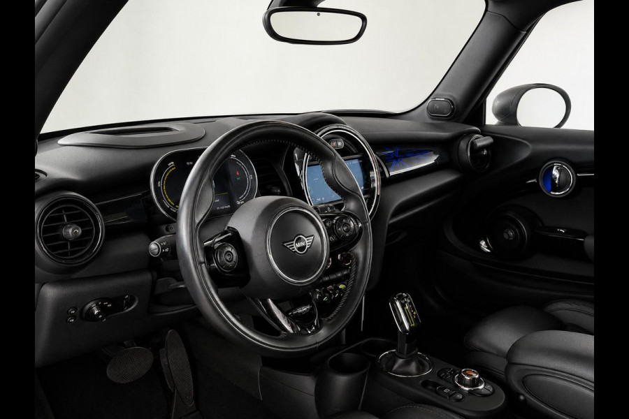 MINI Electric Charged 33 kWh Panoramadak Harman Kardon Camera Leder Navigatie Professional Cruise Control Head Up Display Bluetooth