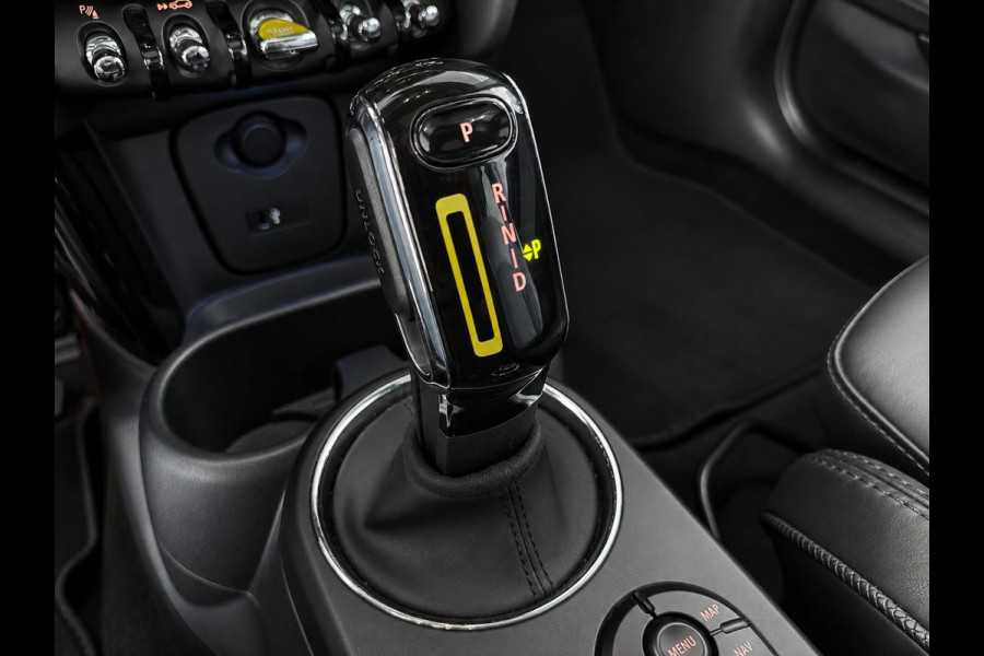 MINI Electric Charged 33 kWh Panoramadak Harman Kardon Camera Leder Navigatie Professional Cruise Control Head Up Display Bluetooth