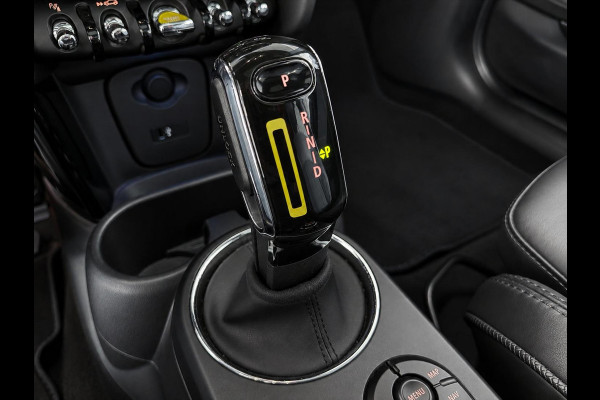 MINI Electric Charged 33 kWh Panoramadak Harman Kardon Camera Leder Navigatie Professional Cruise Control Head Up Display Bluetooth