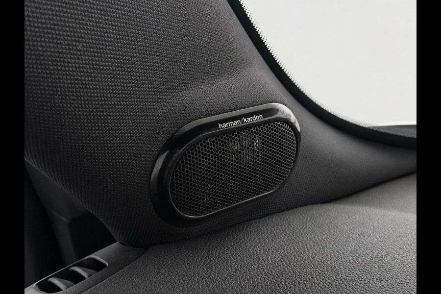 MINI Electric Charged 33 kWh Panoramadak Harman Kardon Camera Leder Navigatie Professional Cruise Control Head Up Display Bluetooth