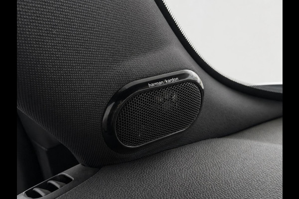 MINI Electric Charged 33 kWh Panoramadak Harman Kardon Camera Leder Navigatie Professional Cruise Control Head Up Display Bluetooth