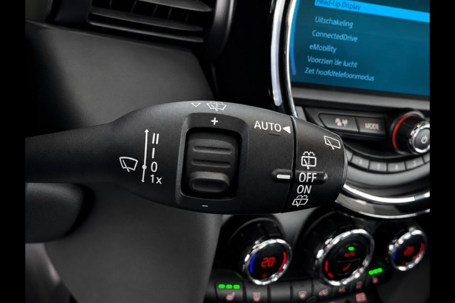 MINI Electric Charged 33 kWh Panoramadak Harman Kardon Camera Leder Navigatie Professional Cruise Control Head Up Display Bluetooth