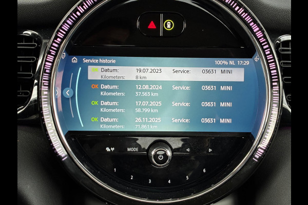 MINI Hatchback Cooper Essential Automaat 3 deurs / Navigatiesysteem / Climate Control / Parkeersensoren achter / Bluetooth / Driving Assistant / LED / Lichtpakket / DAB / Sfeerverlichting