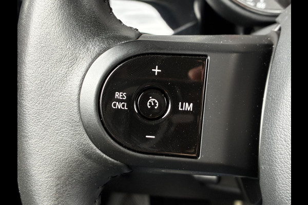 MINI Hatchback Cooper Essential Automaat 3 deurs / Navigatiesysteem / Climate Control / Parkeersensoren achter / Bluetooth / Driving Assistant / LED / Lichtpakket / DAB / Sfeerverlichting
