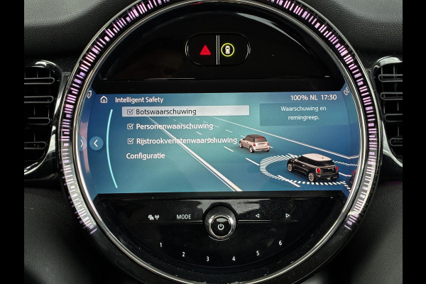 MINI Hatchback Cooper Essential Automaat 3 deurs / Navigatiesysteem / Driving Assistant / Climate Control / Parkeersensoren achter / Bluetooth / Sfeerverlichting  / LED / Lichtpakket / DAB