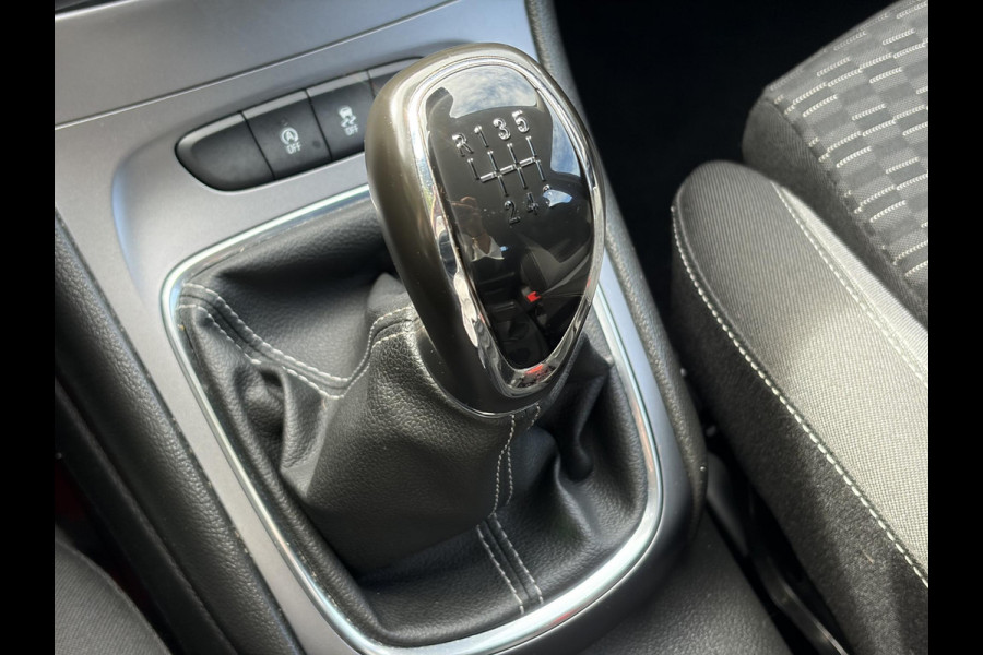 Opel Astra 1.2 Business Edition 147pk l 2e Eigenaar l Trekhaak l Navi l Carplay l 6 Bak l Clima l Cruise l Pdc V+A l Recent beurt gehad l Lm velgen l N.A.P l Apk tot 07-2028