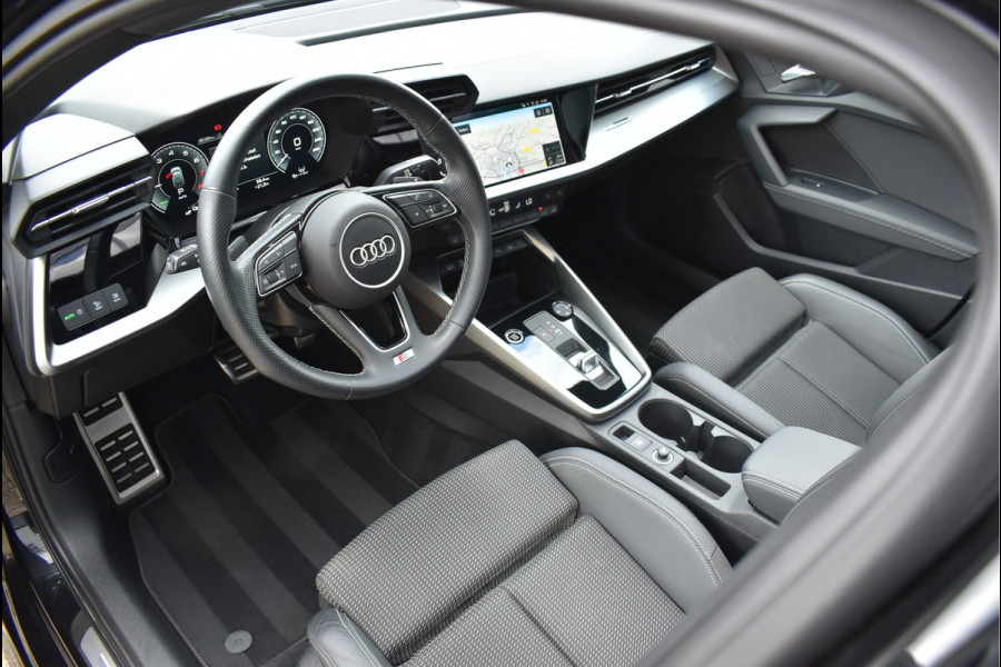 Audi A3 Sportback 45 TFSI e S-Line 245 Pk Pano Memory Leder Sfeerverlichting Full Led Keyless 18 Inch