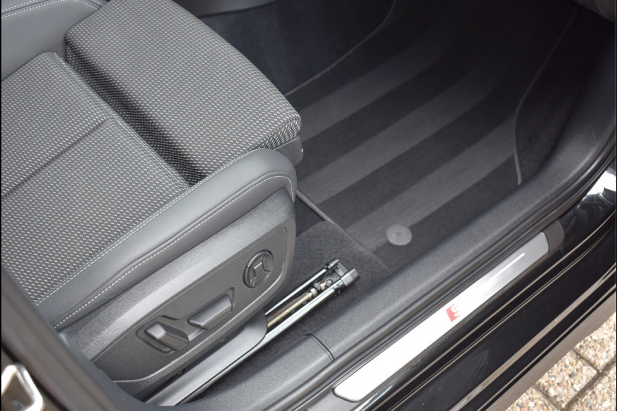 Audi A3 Sportback 45 TFSI e S-Line 245 Pk Pano Memory Leder Sfeerverlichting Full Led Keyless 18 Inch