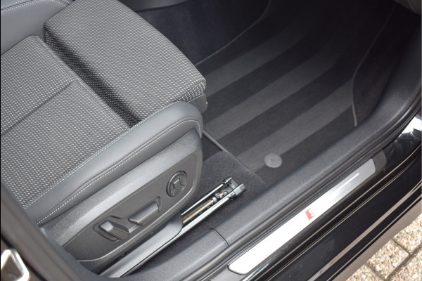 Audi A3 Sportback 45 TFSI e S-Line 245 Pk Pano Memory Leder Sfeerverlichting Full Led Keyless 18 Inch