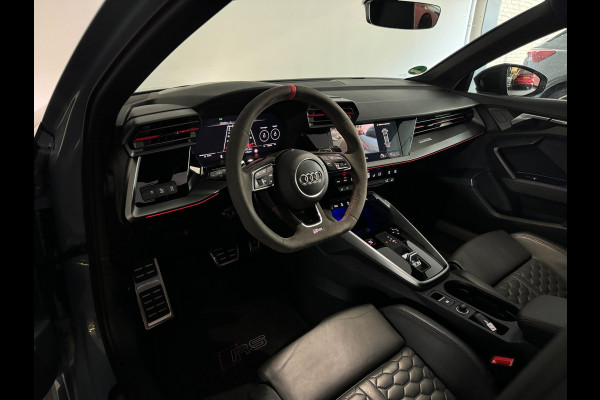 Audi A3 Sportback 2.5 TFSI RS 3 quattro Pano|B&O|HuD|Keyless|Sfeer