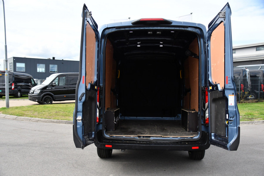 Ford Transit 350 2.0 TDCI L2H2 PB Edition Camera, Cruise, Carplay, 170pk, Stoelverwarming, Automaat, 2 x schuifdeur, LED, Sensoren, Multimedia, Uniek!