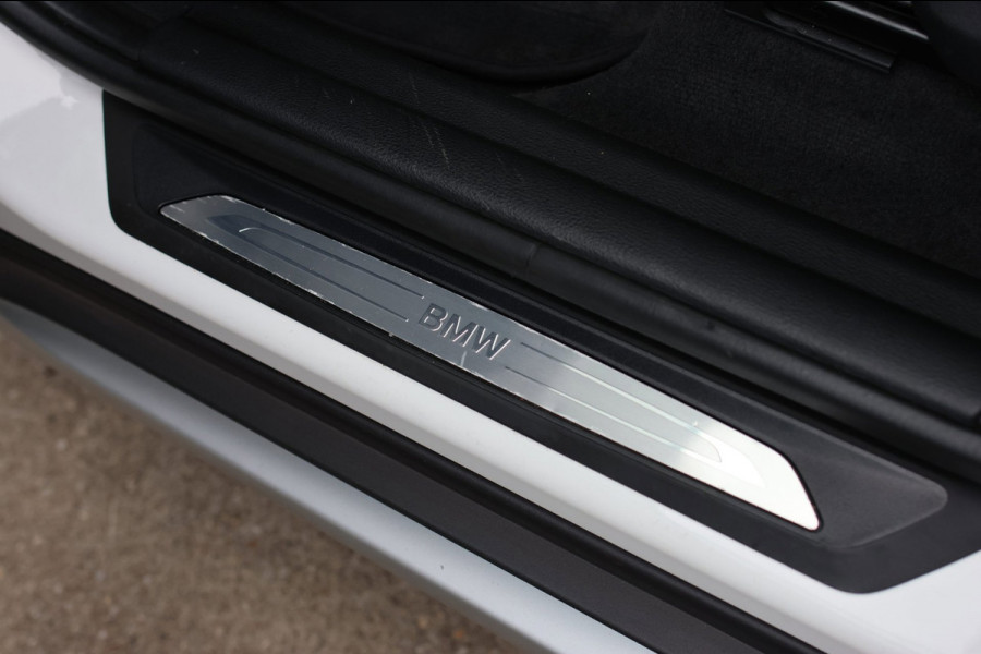 BMW X1 SDrive18d High Executive *Pano*Camera*Leder*Led*