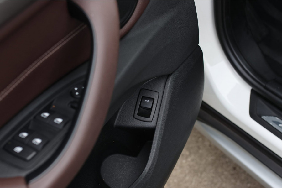 BMW X1 SDrive18d High Executive *Pano*Camera*Leder*Led*