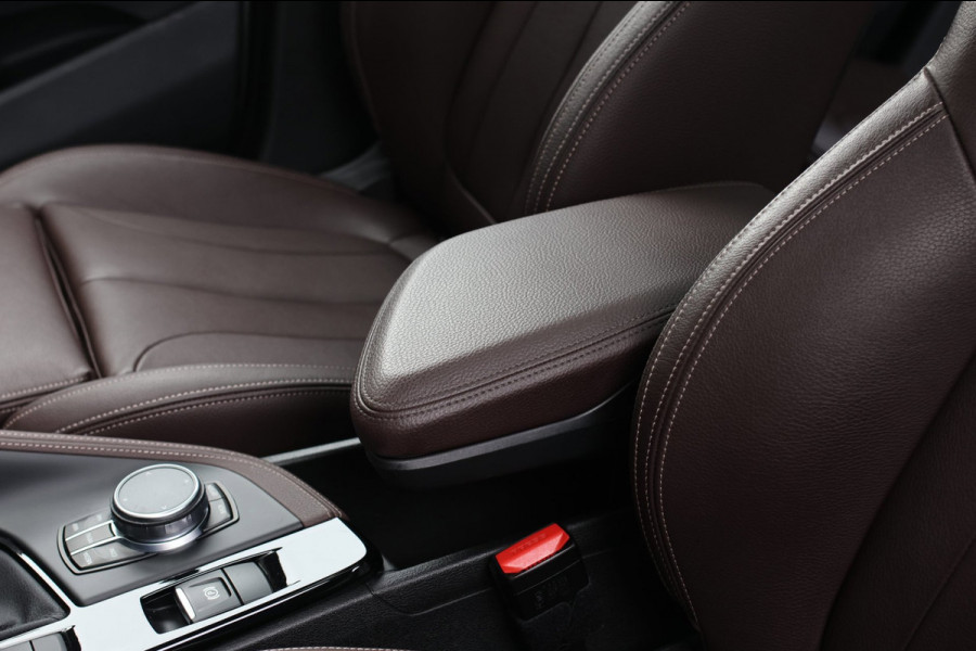 BMW X1 SDrive18d High Executive *Pano*Camera*Leder*Led*