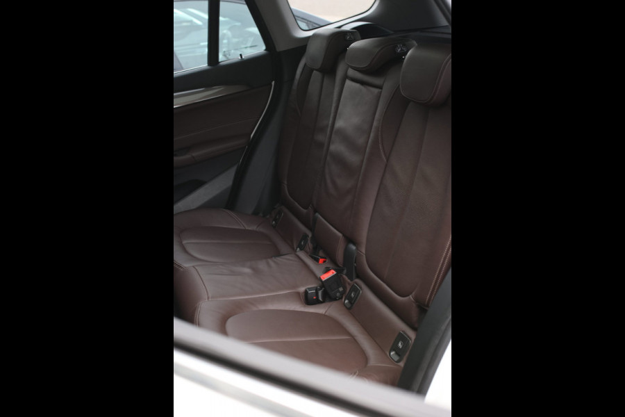 BMW X1 SDrive18d High Executive *Pano*Camera*Leder*Led*