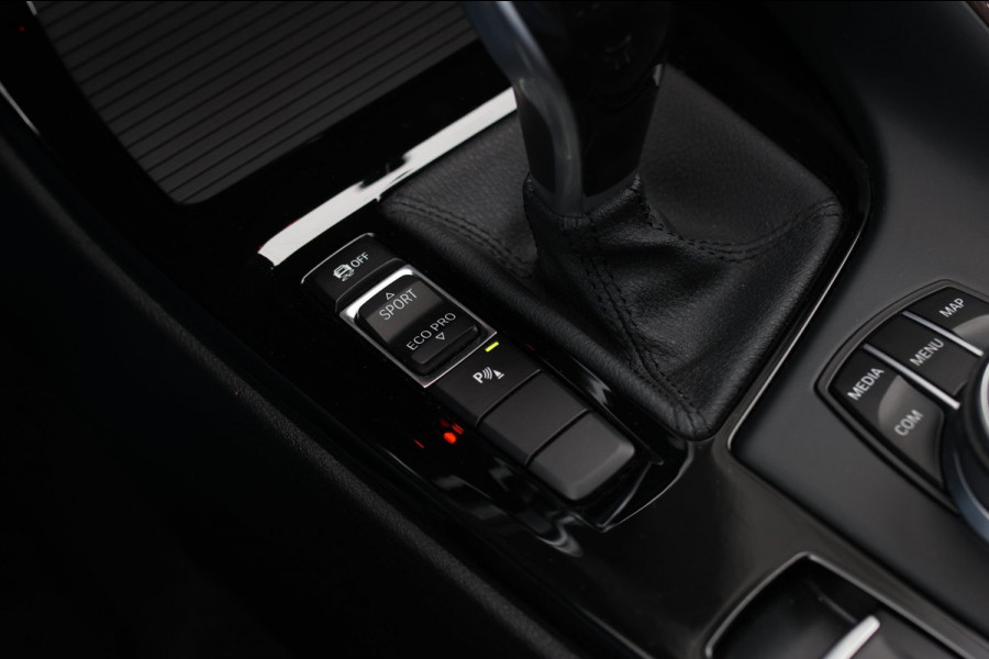 BMW X1 SDrive18d High Executive *Pano*Camera*Leder*Led*