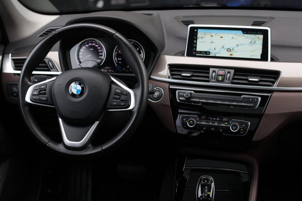 BMW X1 SDrive18d High Executive *Pano*Camera*Leder*Led*