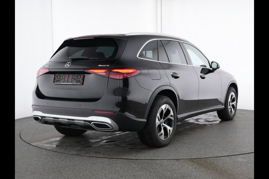 Mercedes-Benz GLC 300 e 4MATIC Plug-In Hybride Trekhaak | Panorama Schuif-Kanteldak | Parkeerpakket met achteruitcamera | Distronic | Ledkolampen | Advanced Soundsystem. Inclusief 24 maanden Mercedes-Benz Certified garantie voor Europa.