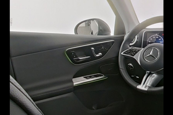 Mercedes-Benz GLC 300 e 4MATIC Plug-In Hybride Trekhaak | Panorama Schuif-Kanteldak | Parkeerpakket met achteruitcamera | Distronic | Ledkolampen | Advanced Soundsystem. Inclusief 24 maanden Mercedes-Benz Certified garantie voor Europa.