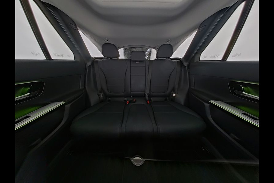 Mercedes-Benz GLC 300 e 4MATIC Plug-In Hybride Trekhaak | Panorama Schuif-Kanteldak | Parkeerpakket met achteruitcamera | Distronic | Ledkolampen | Advanced Soundsystem. Inclusief 24 maanden Mercedes-Benz Certified garantie voor Europa.