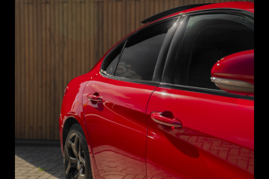 Alfa Romeo Giulia 2.2 Sprint | Panoramadak | Veloce stoelen | Carplay | Adapt. cruise