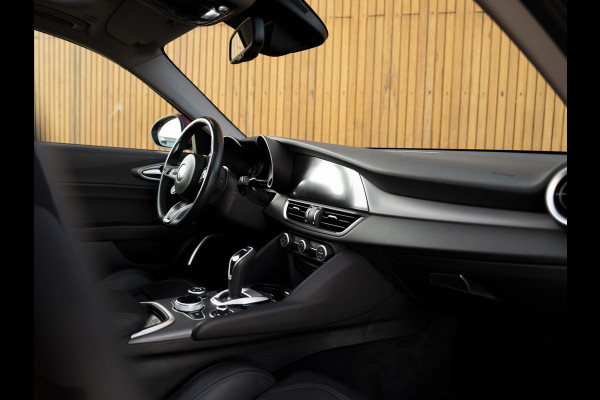 Alfa Romeo Giulia 2.2 Sprint | Panoramadak | Veloce stoelen | Carplay | Adapt. cruise
