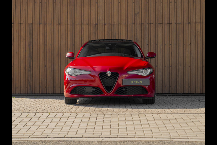 Alfa Romeo Giulia 2.2 Sprint | Panoramadak | Veloce stoelen | Carplay | Adapt. cruise
